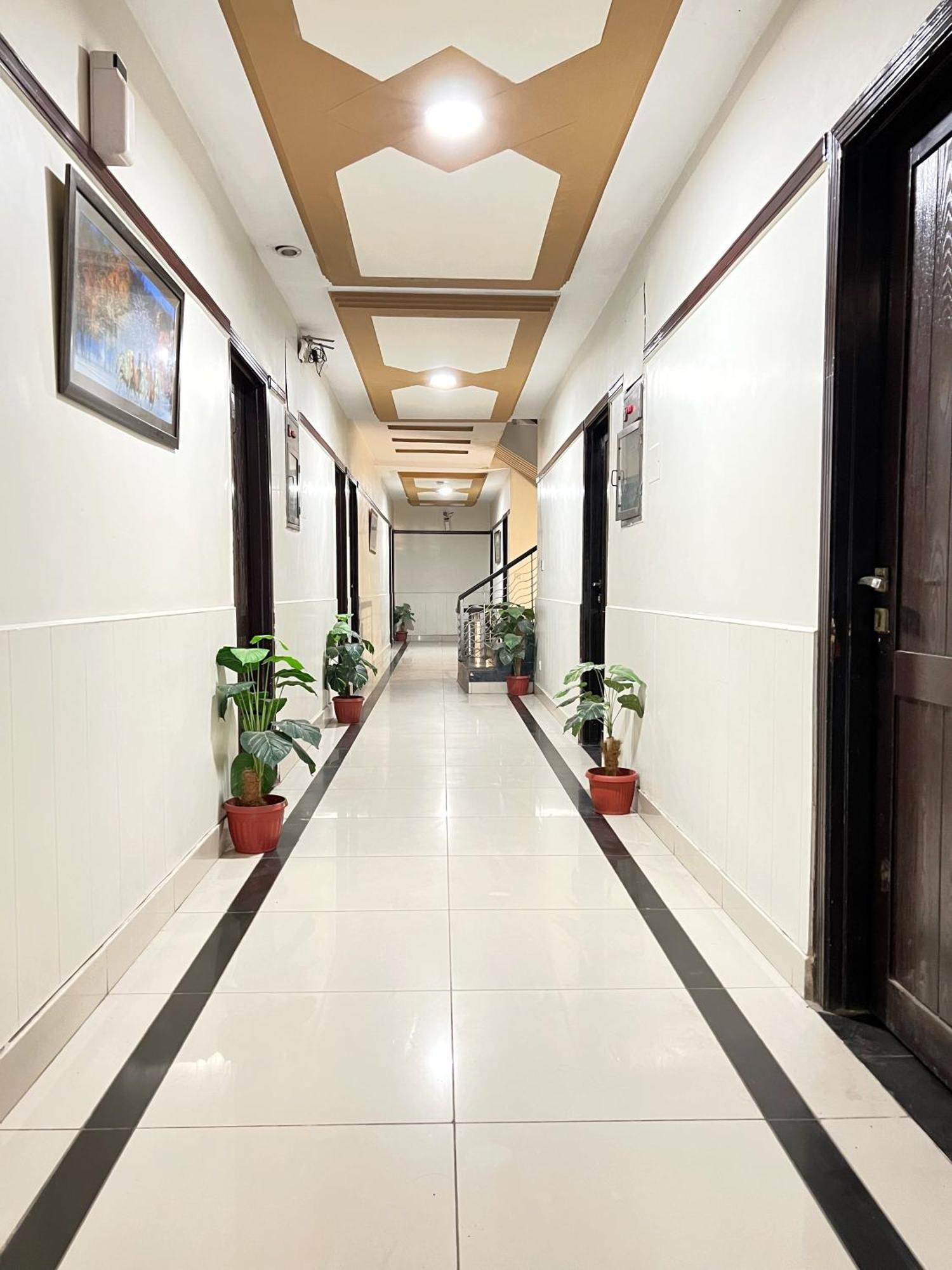 The Grand Hotel Multan Extérieur photo