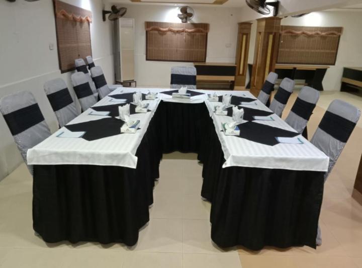 The Grand Hotel Multan Extérieur photo