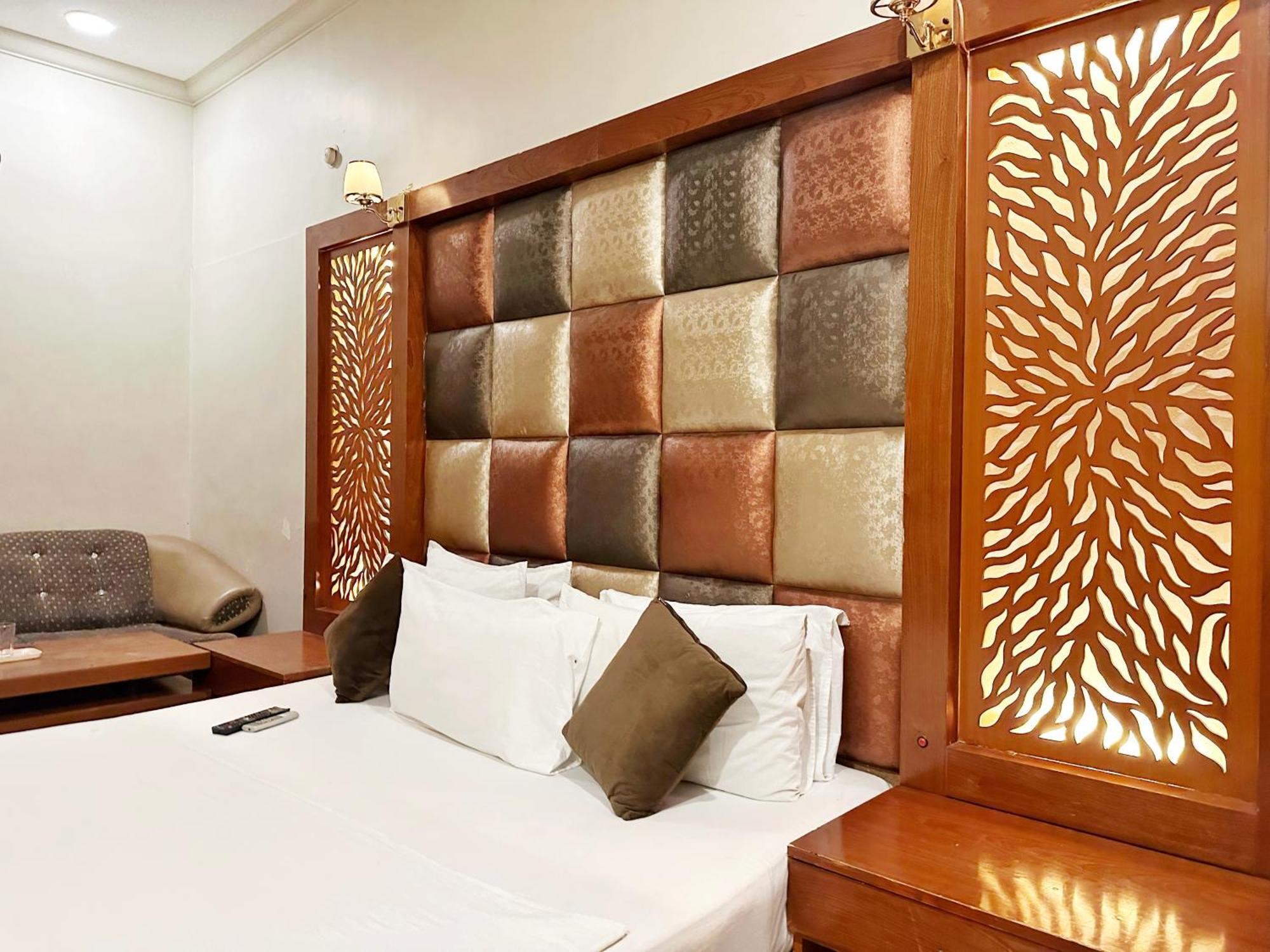The Grand Hotel Multan Extérieur photo