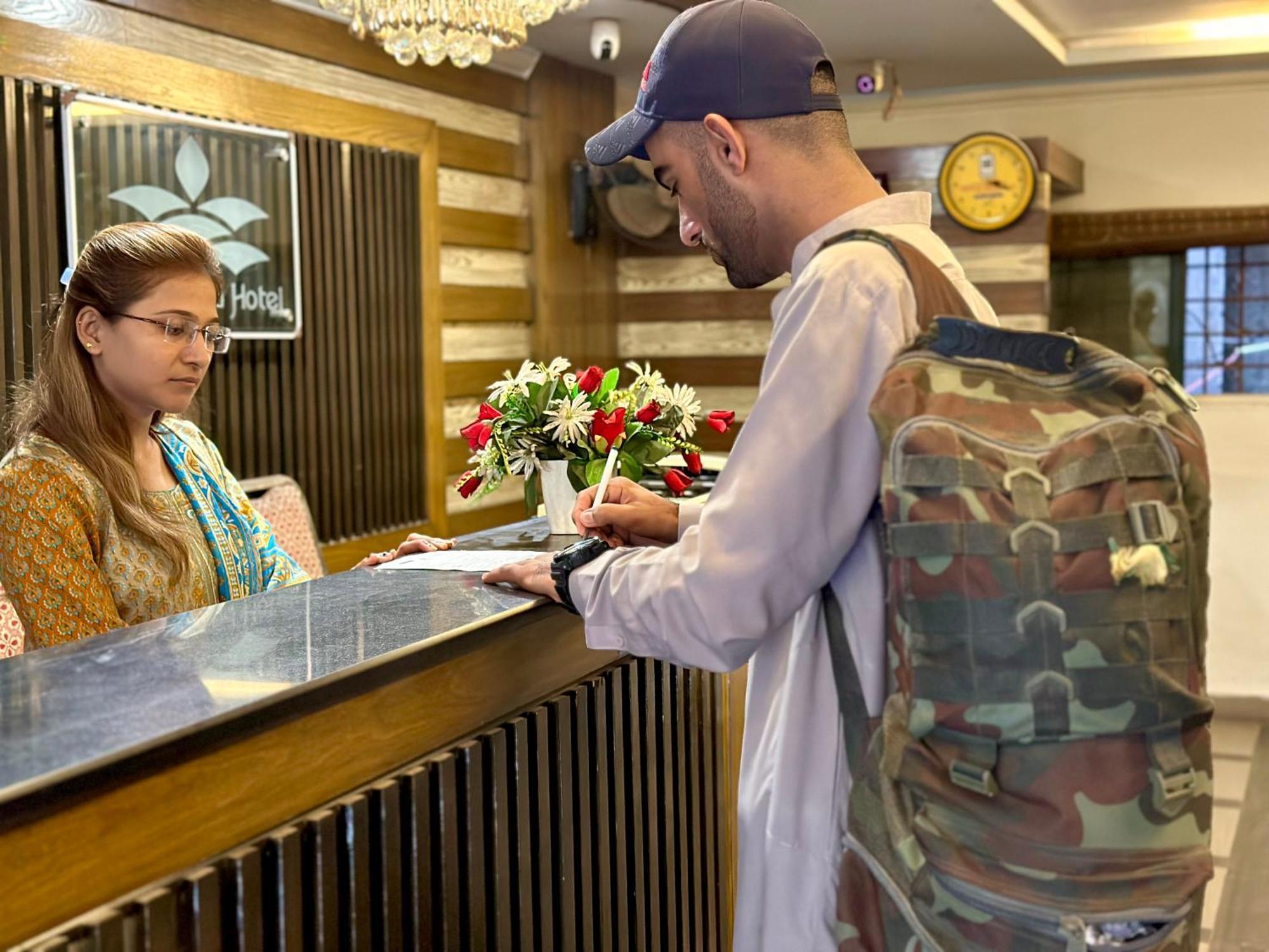The Grand Hotel Multan Extérieur photo