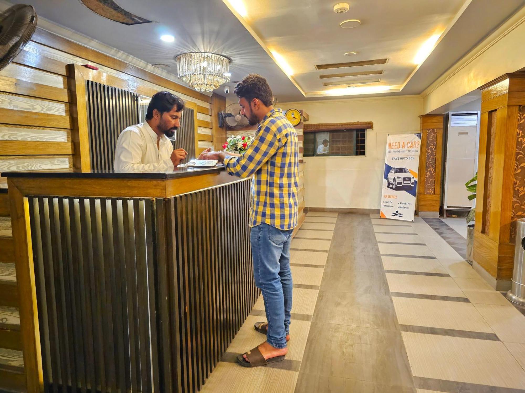 The Grand Hotel Multan Extérieur photo