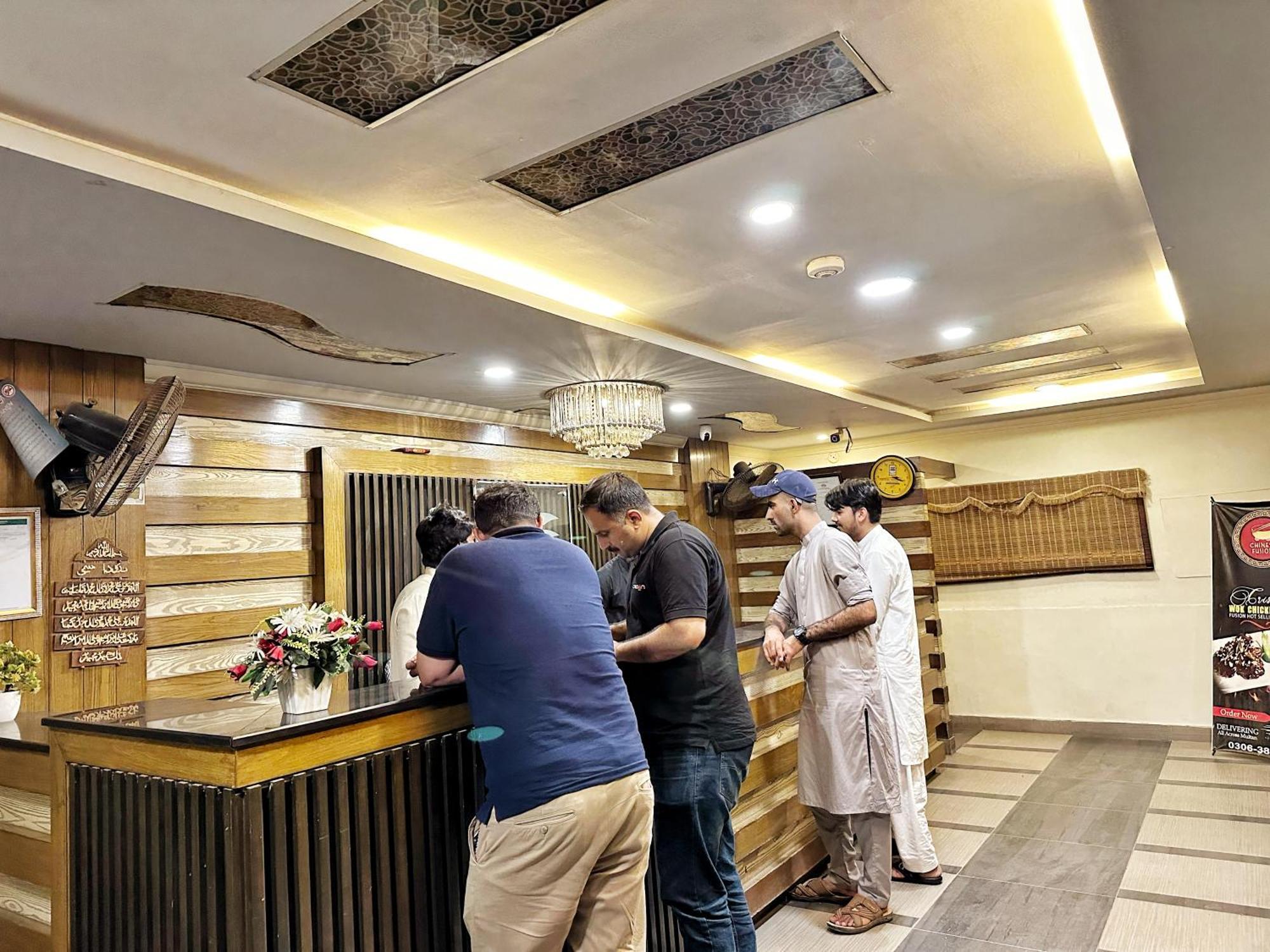 The Grand Hotel Multan Extérieur photo