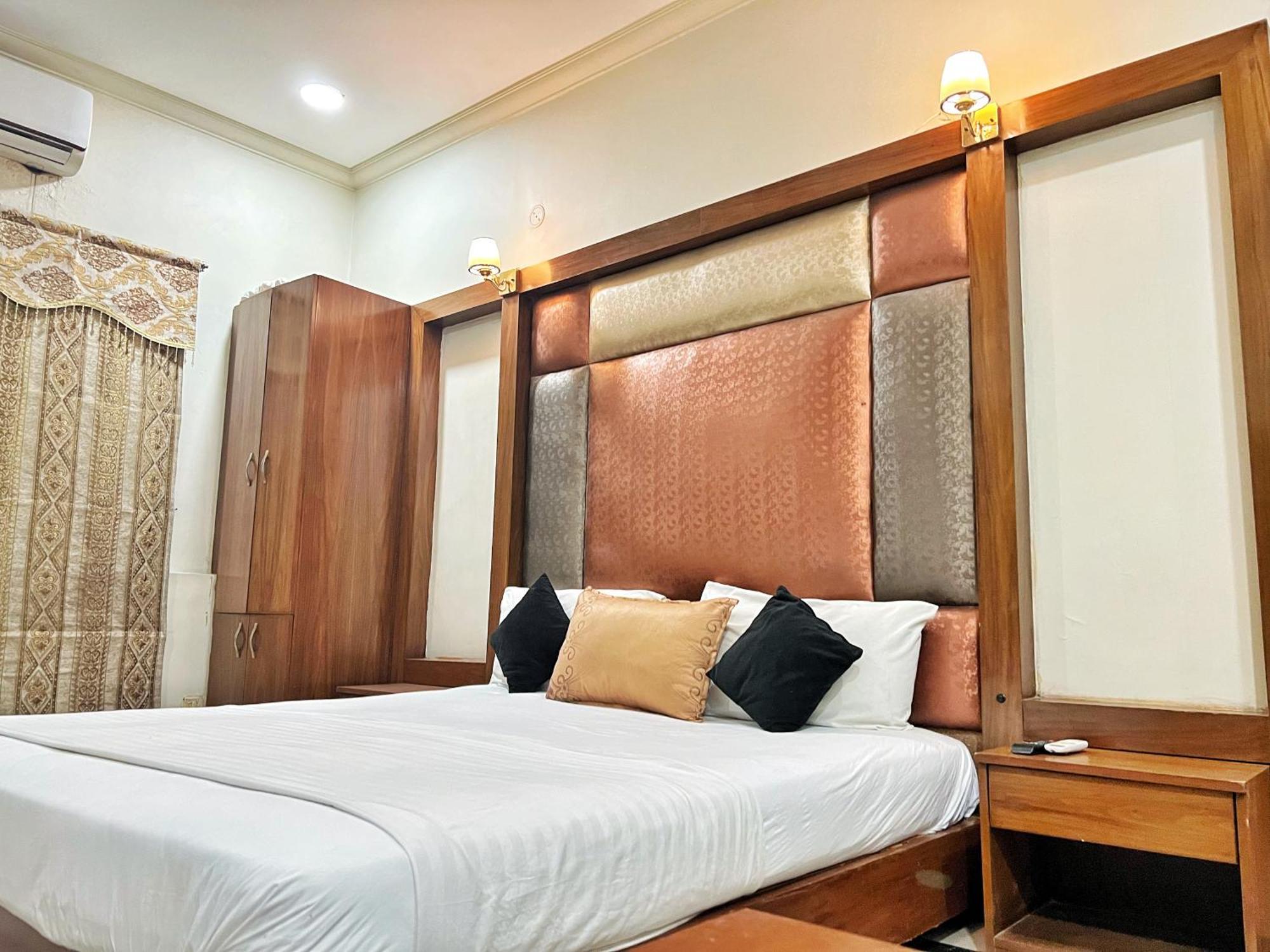 The Grand Hotel Multan Extérieur photo