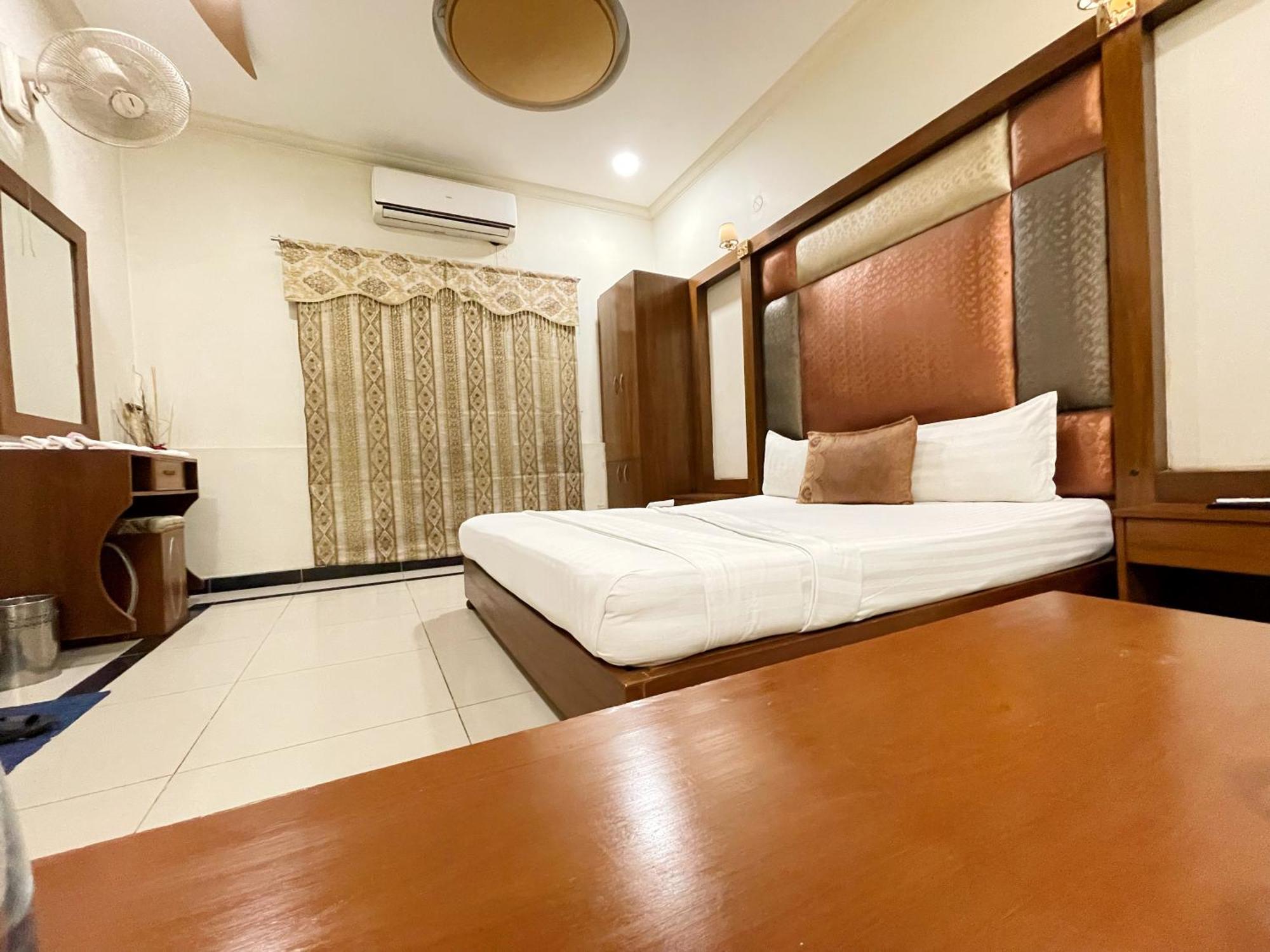 The Grand Hotel Multan Extérieur photo