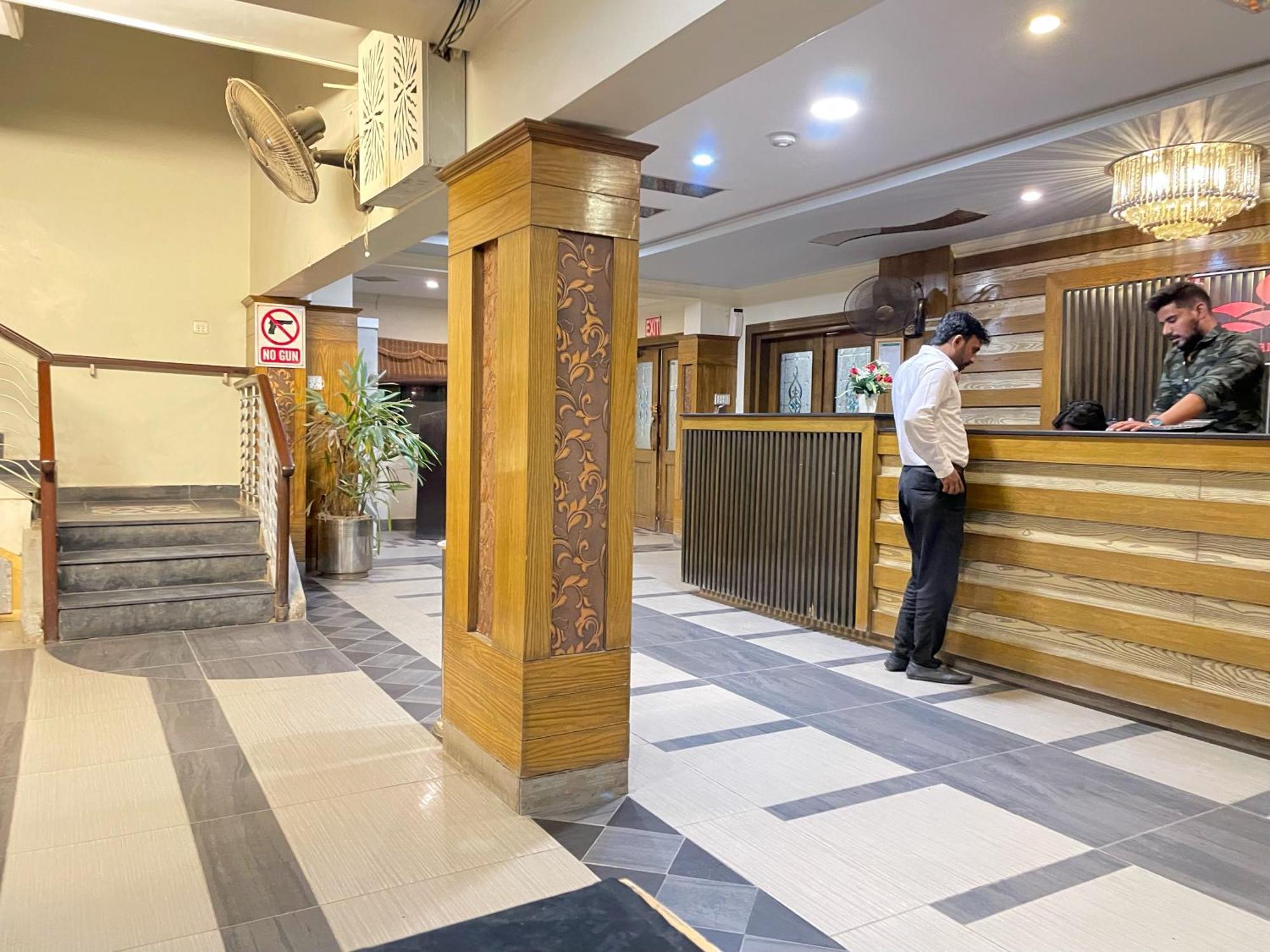 The Grand Hotel Multan Extérieur photo