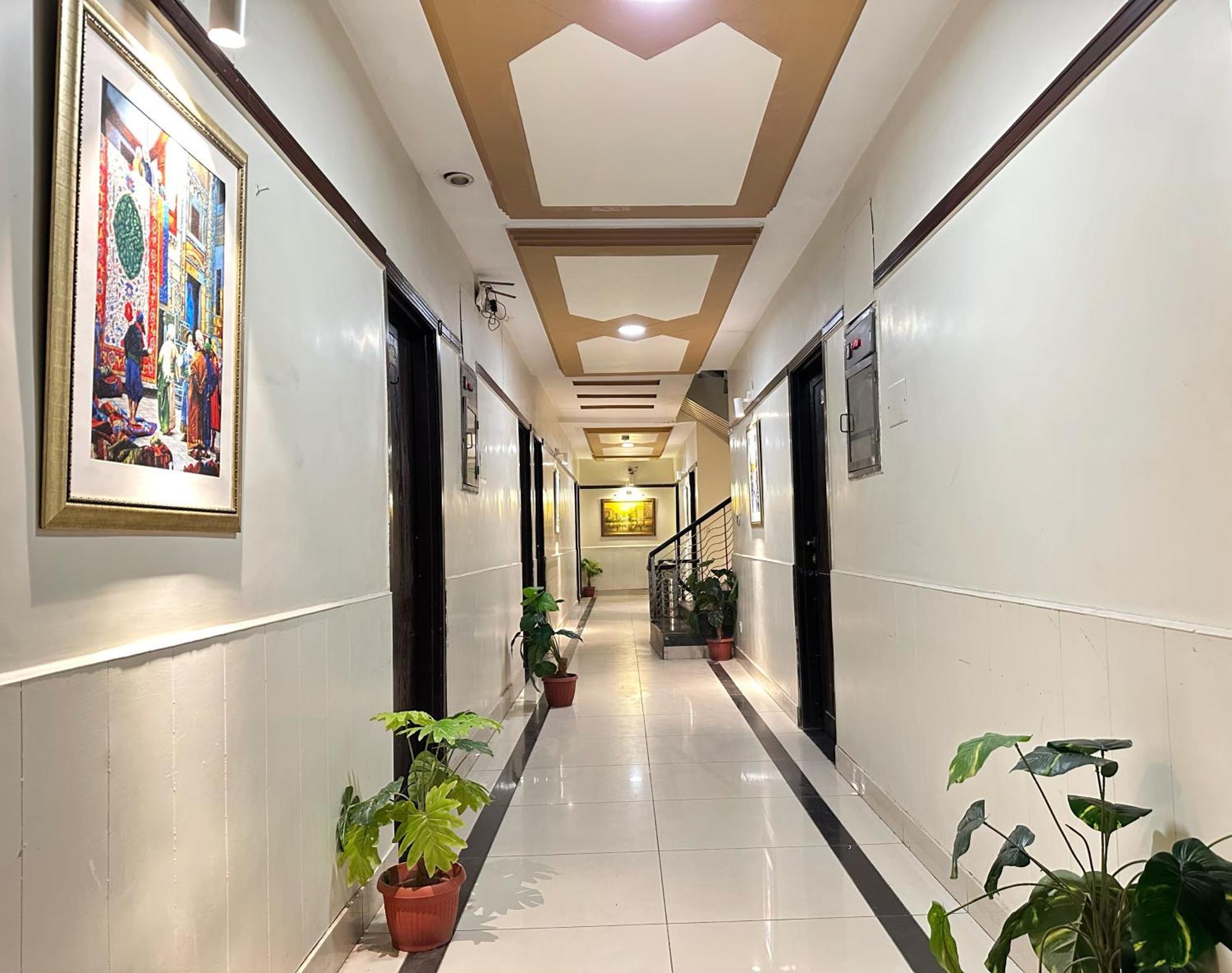 The Grand Hotel Multan Extérieur photo