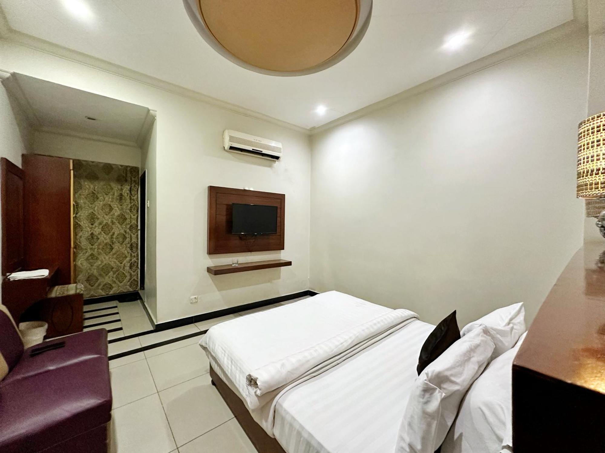 The Grand Hotel Multan Extérieur photo